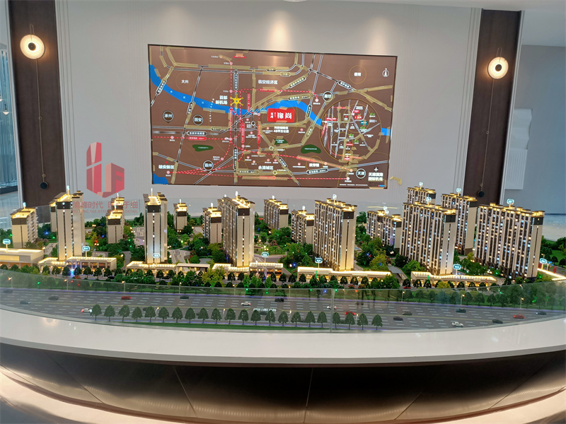 確定制作比例時(shí)需要通過(guò)建筑物以及花草樹(shù)木等等的物品的比例整理好